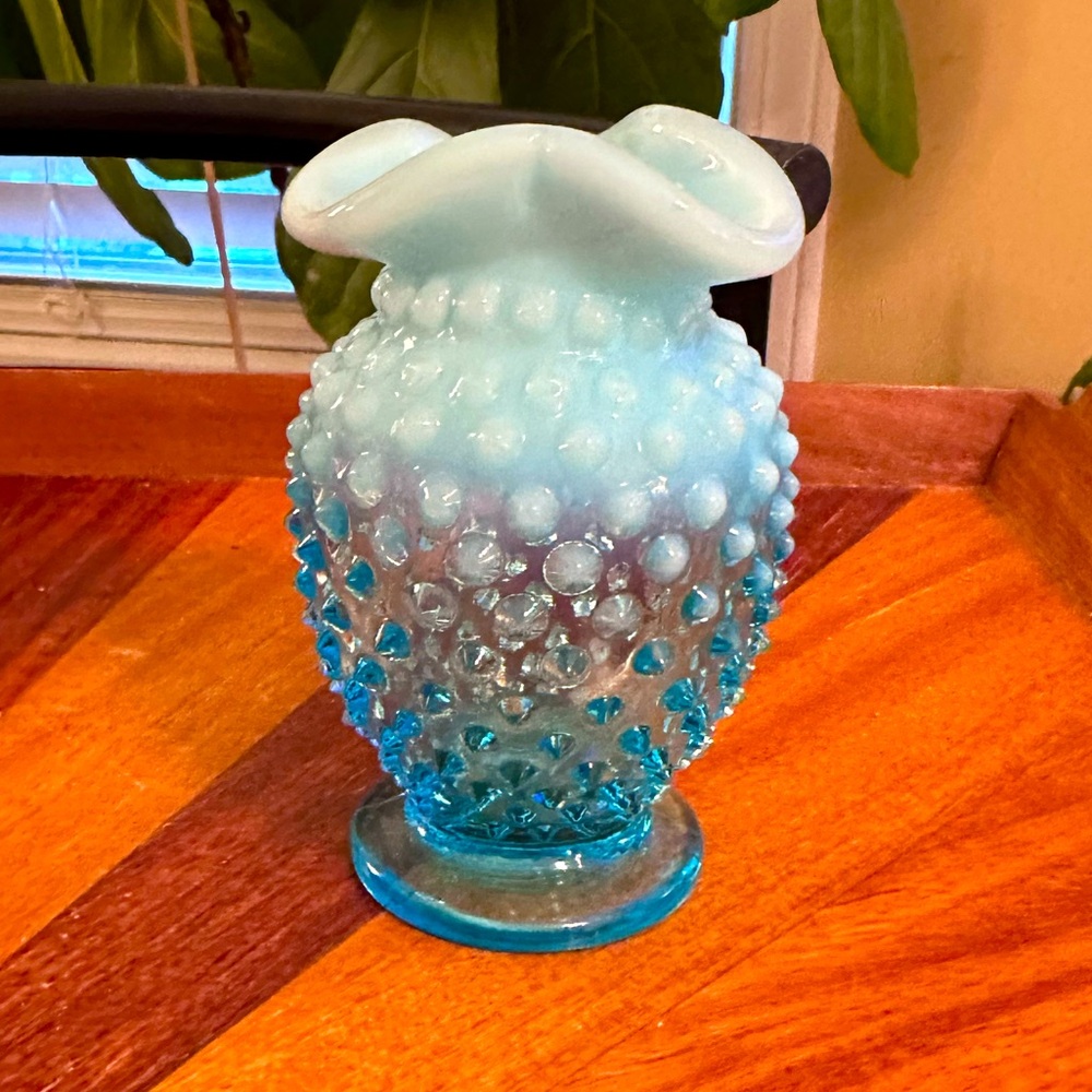 Fenton Vintage Blue Hobnail Ruffle Opalescent bud vase 3.5”